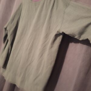 Green Long-Sleeve Shirt (M)